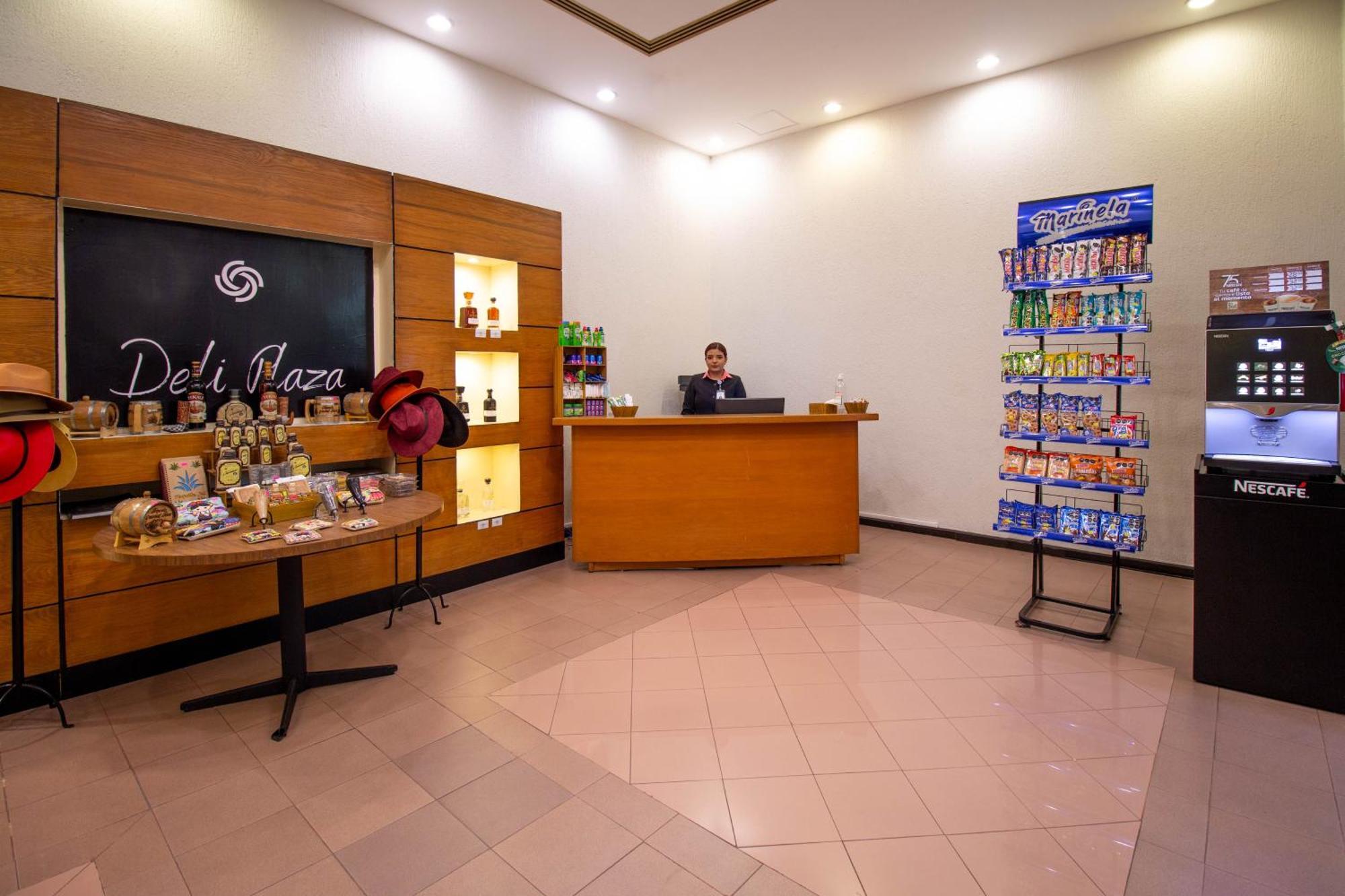 Hotel Guadalajara Plaza Expo Экстерьер фото