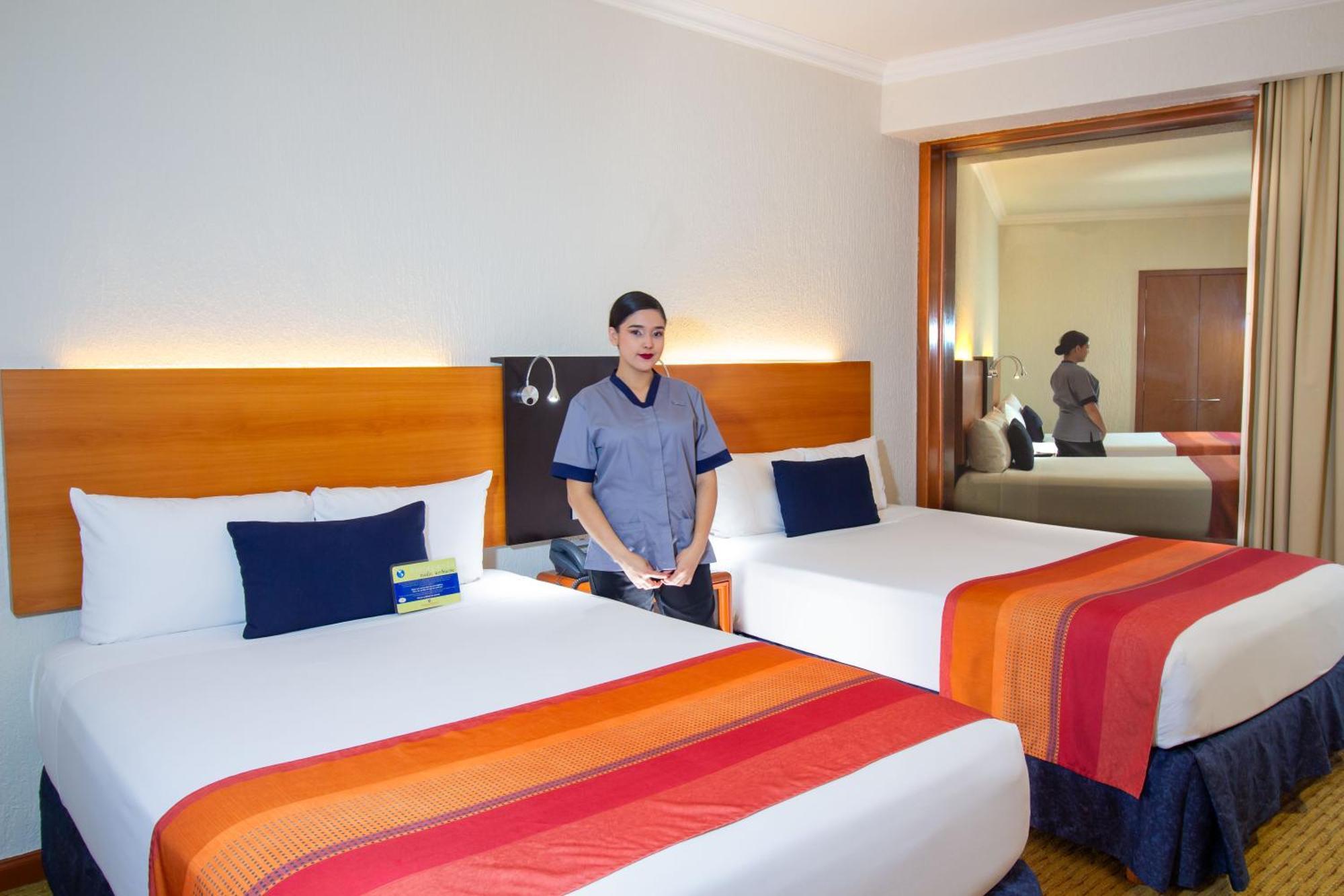 Hotel Guadalajara Plaza Expo Экстерьер фото