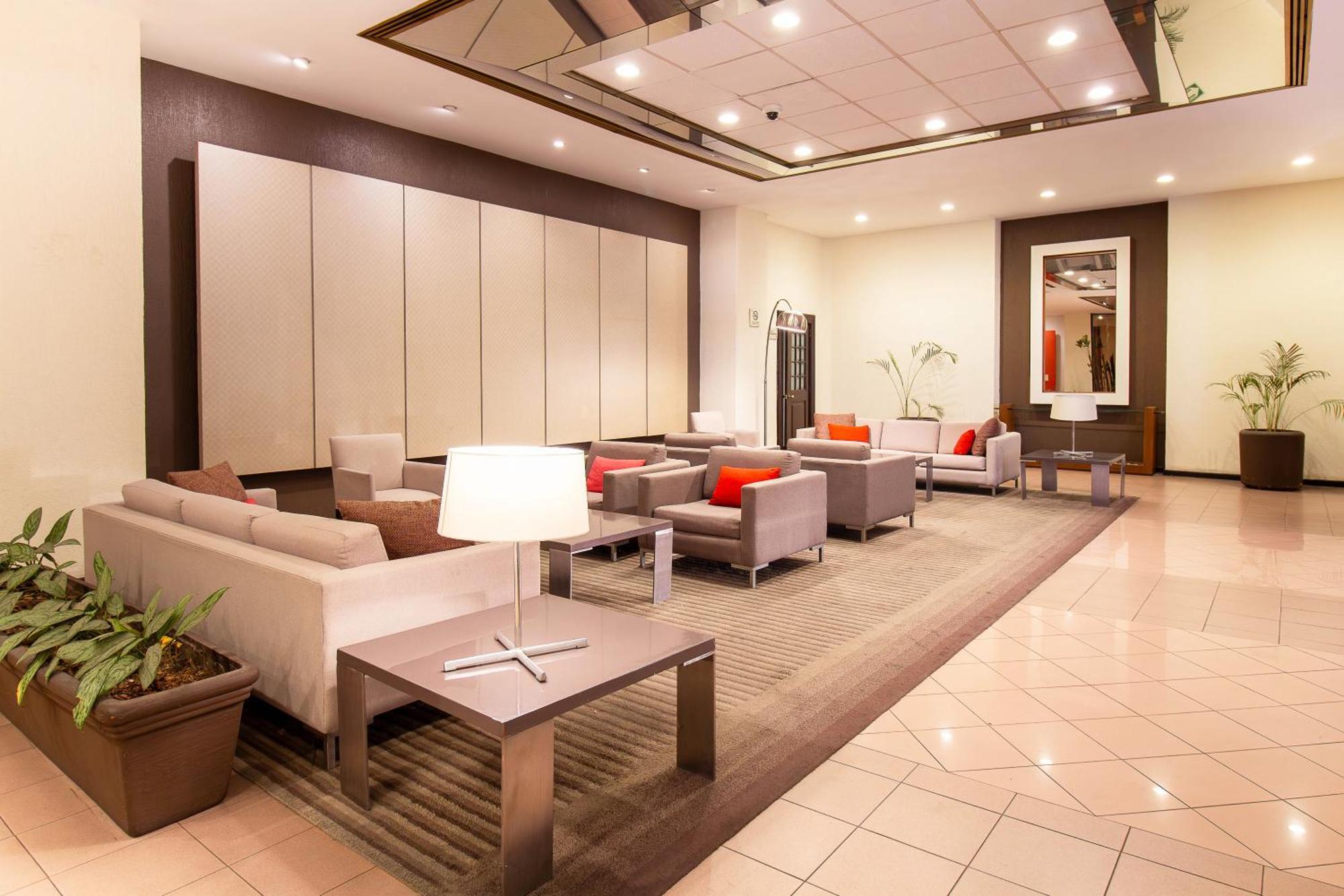 Hotel Guadalajara Plaza Expo Экстерьер фото