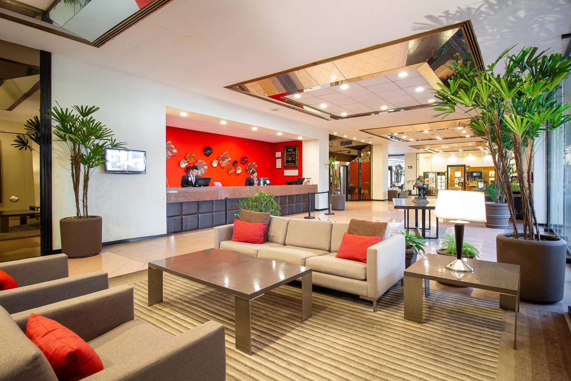 Hotel Guadalajara Plaza Expo Экстерьер фото