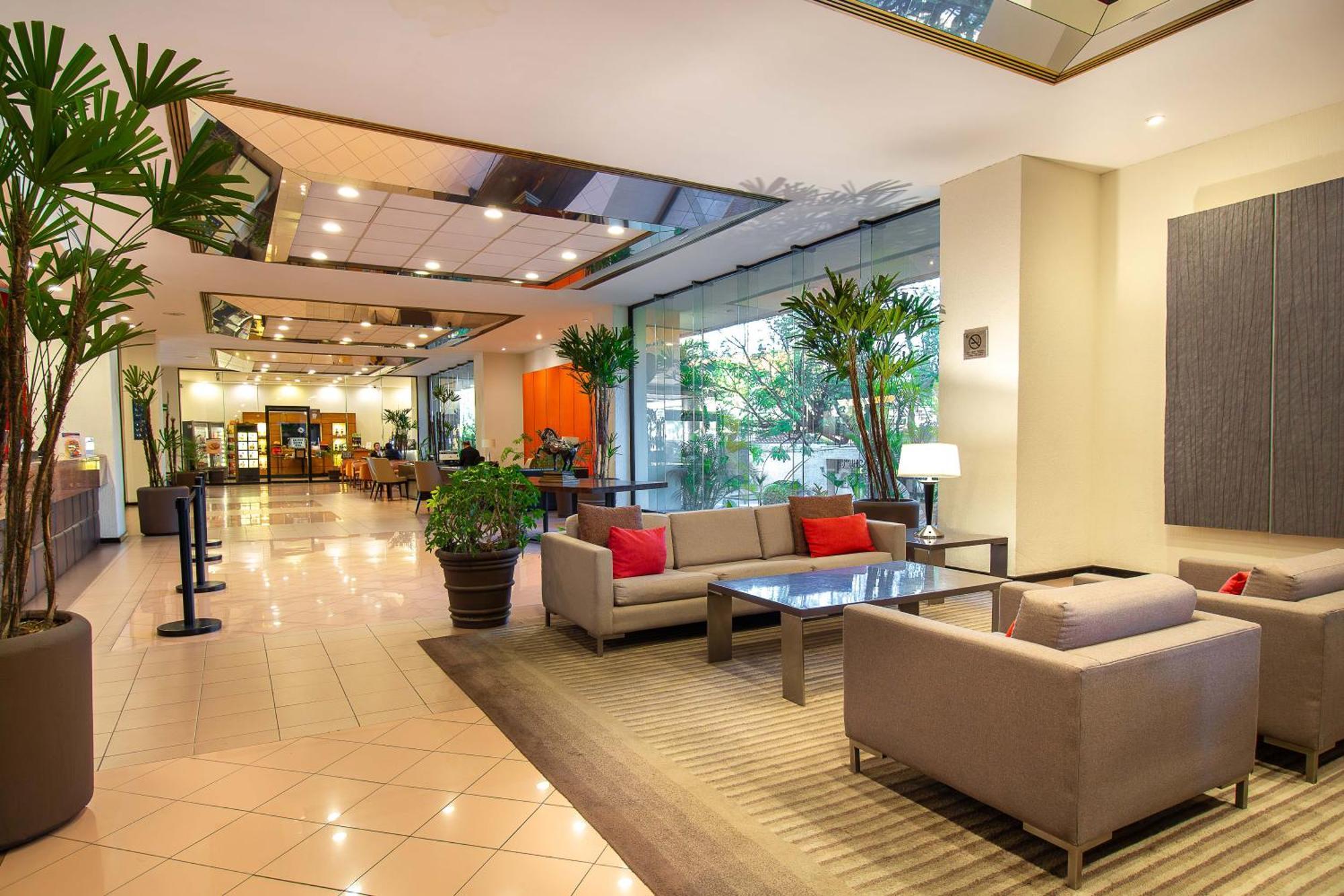 Hotel Guadalajara Plaza Expo Экстерьер фото