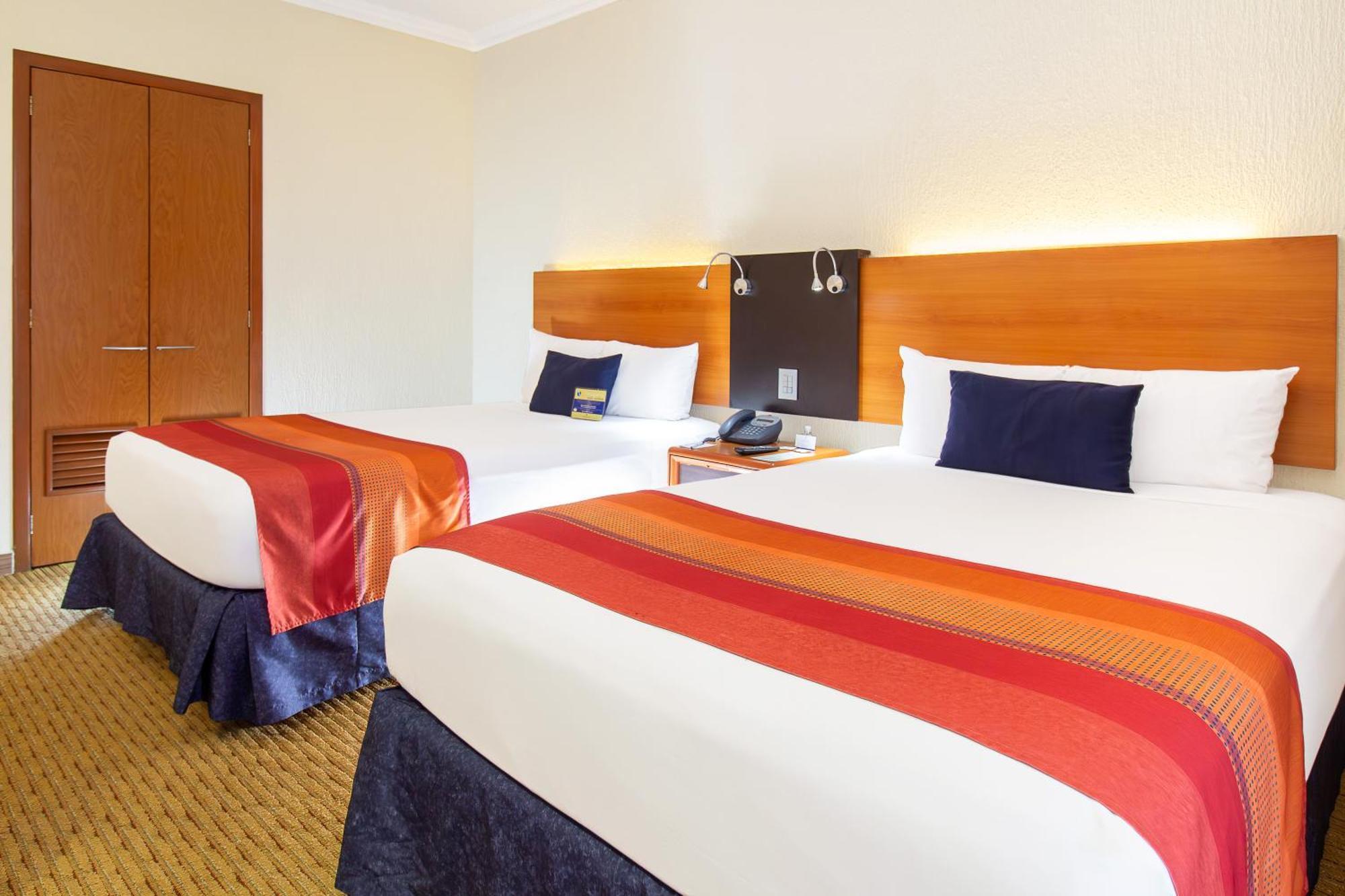 Hotel Guadalajara Plaza Expo Экстерьер фото