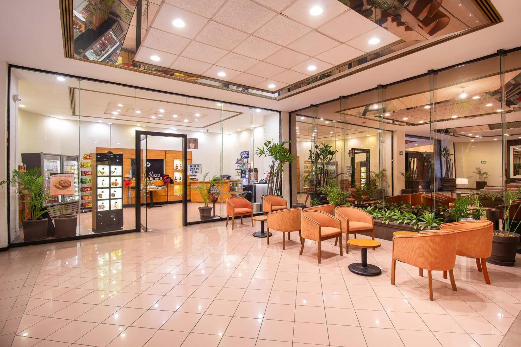 Hotel Guadalajara Plaza Expo Экстерьер фото