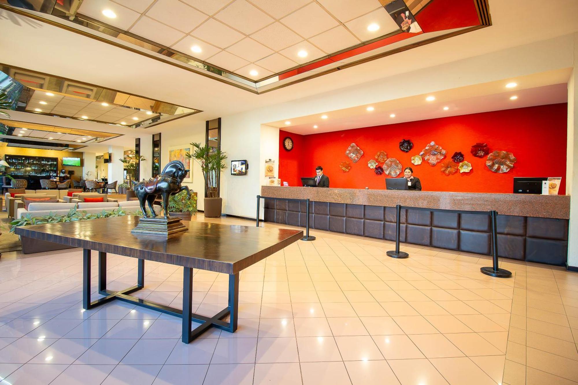 Hotel Guadalajara Plaza Expo Экстерьер фото