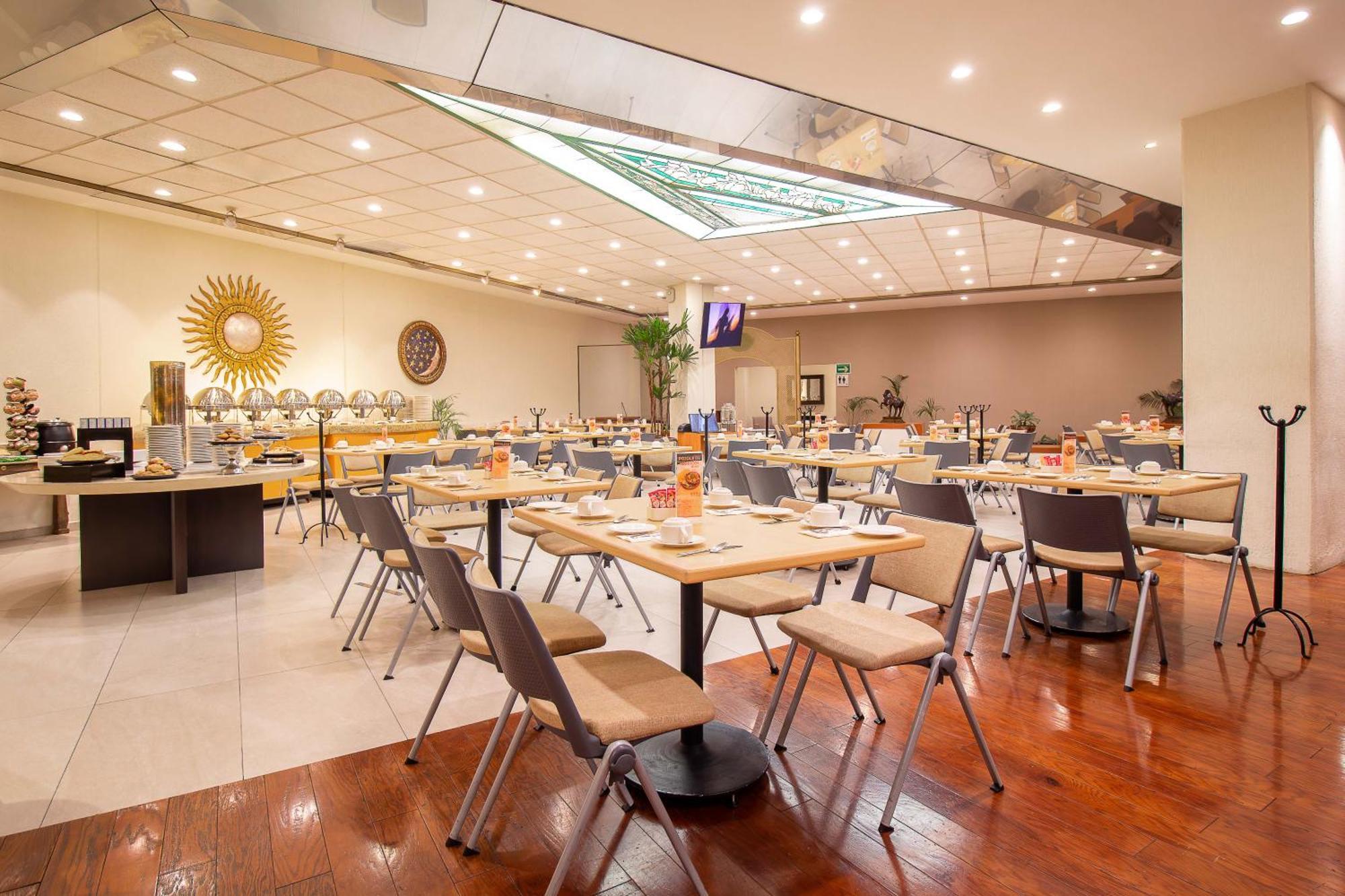 Hotel Guadalajara Plaza Expo Экстерьер фото