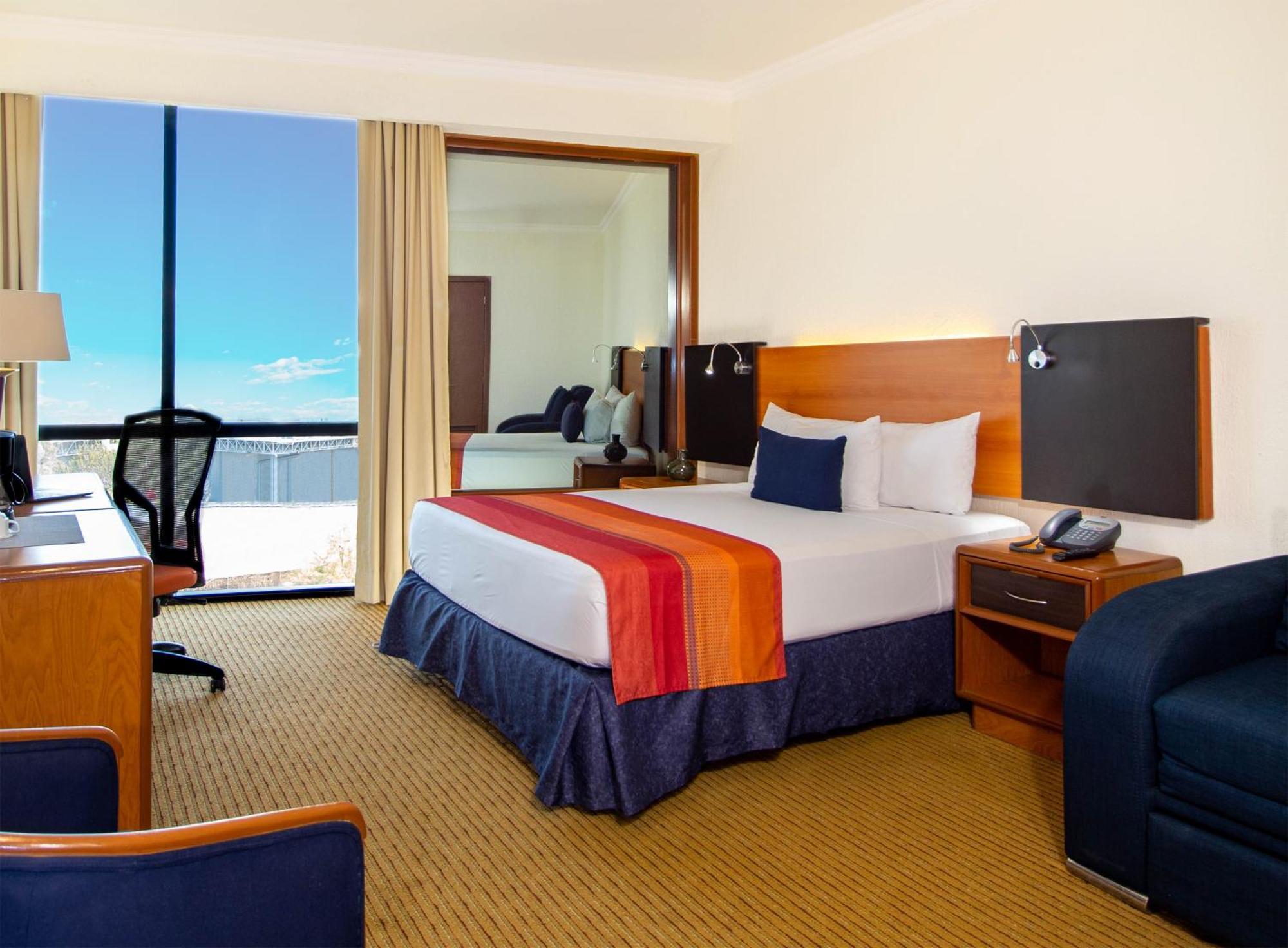 Hotel Guadalajara Plaza Expo Экстерьер фото