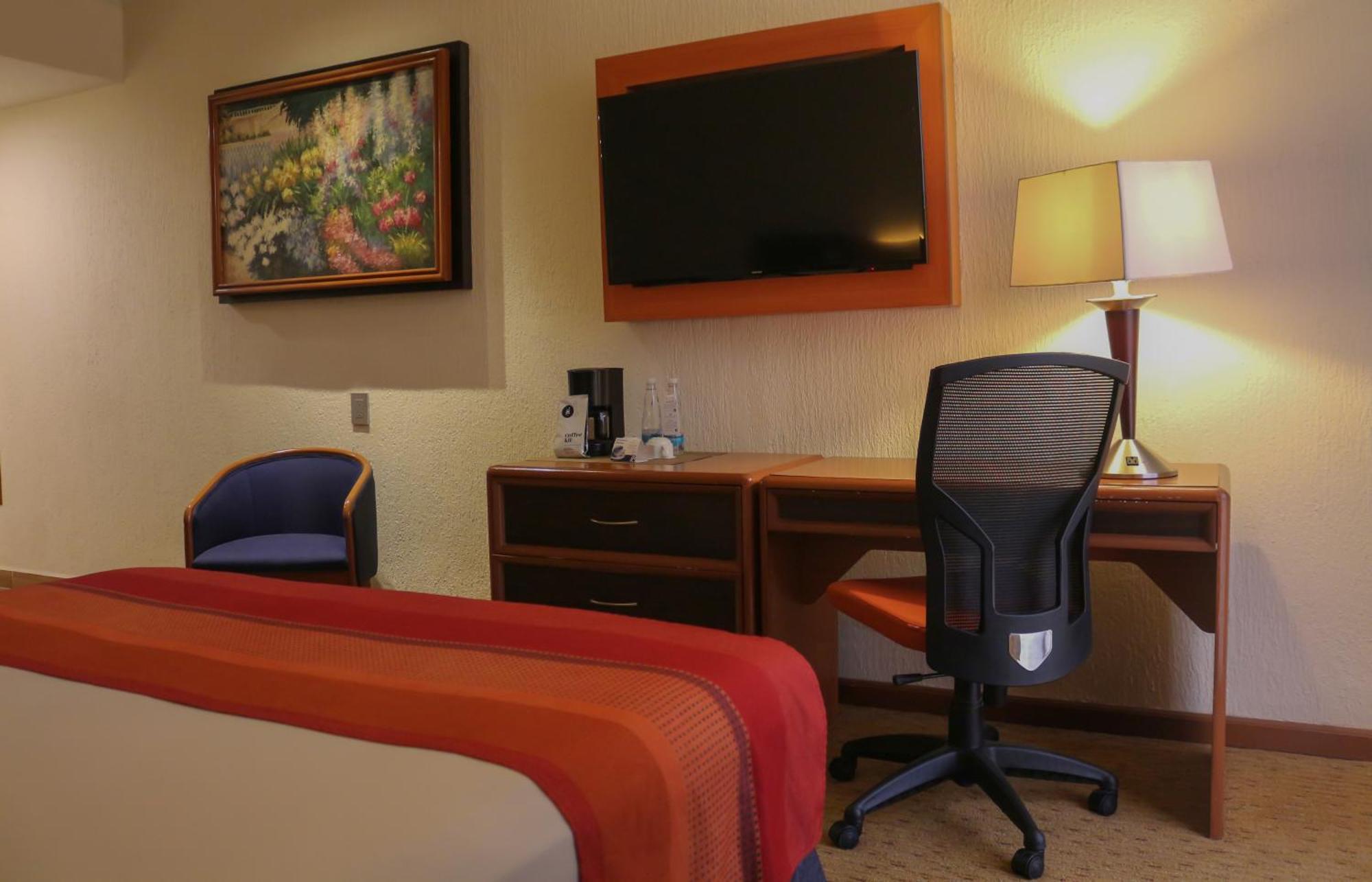 Hotel Guadalajara Plaza Expo Экстерьер фото