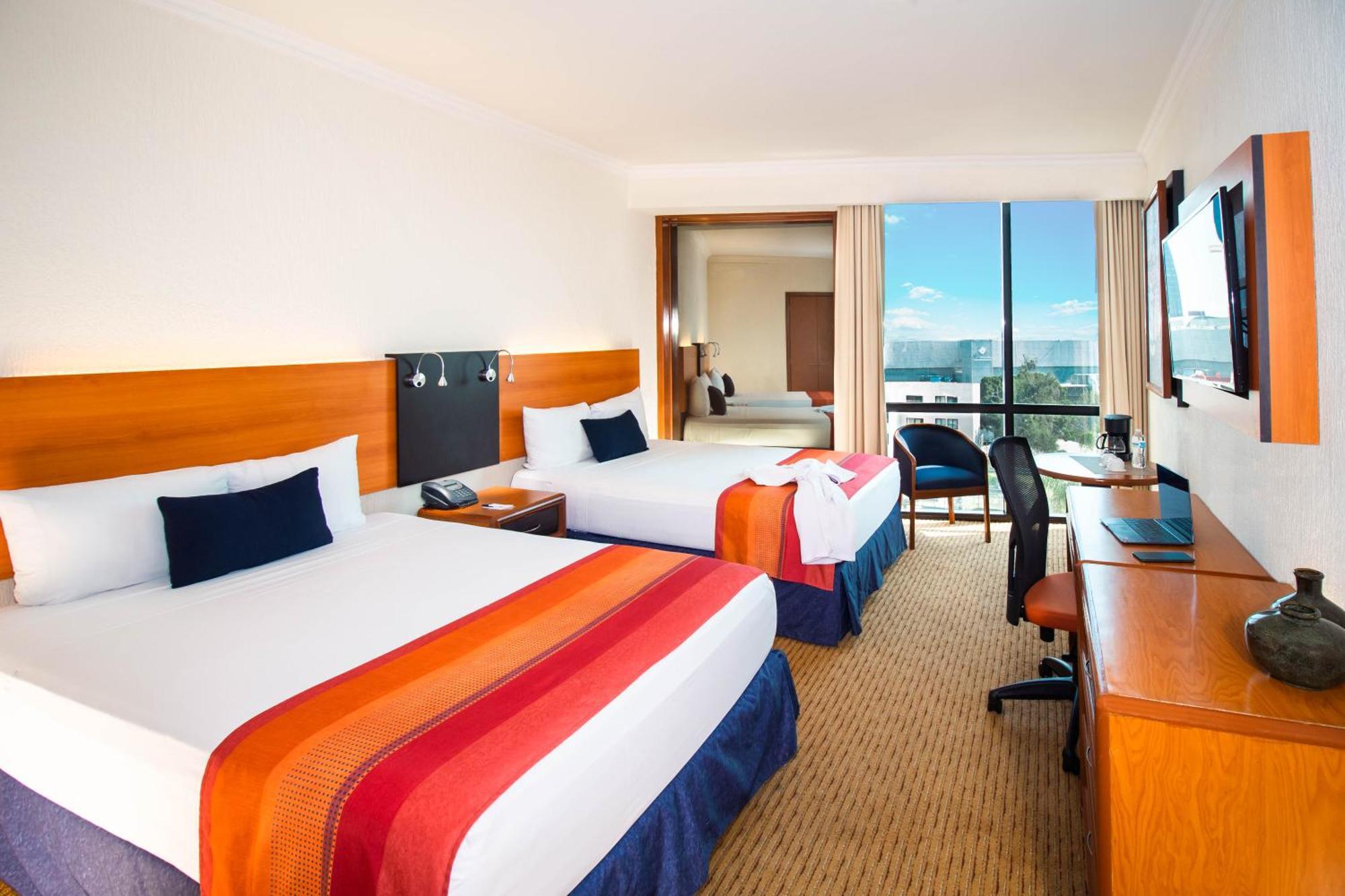 Hotel Guadalajara Plaza Expo Экстерьер фото