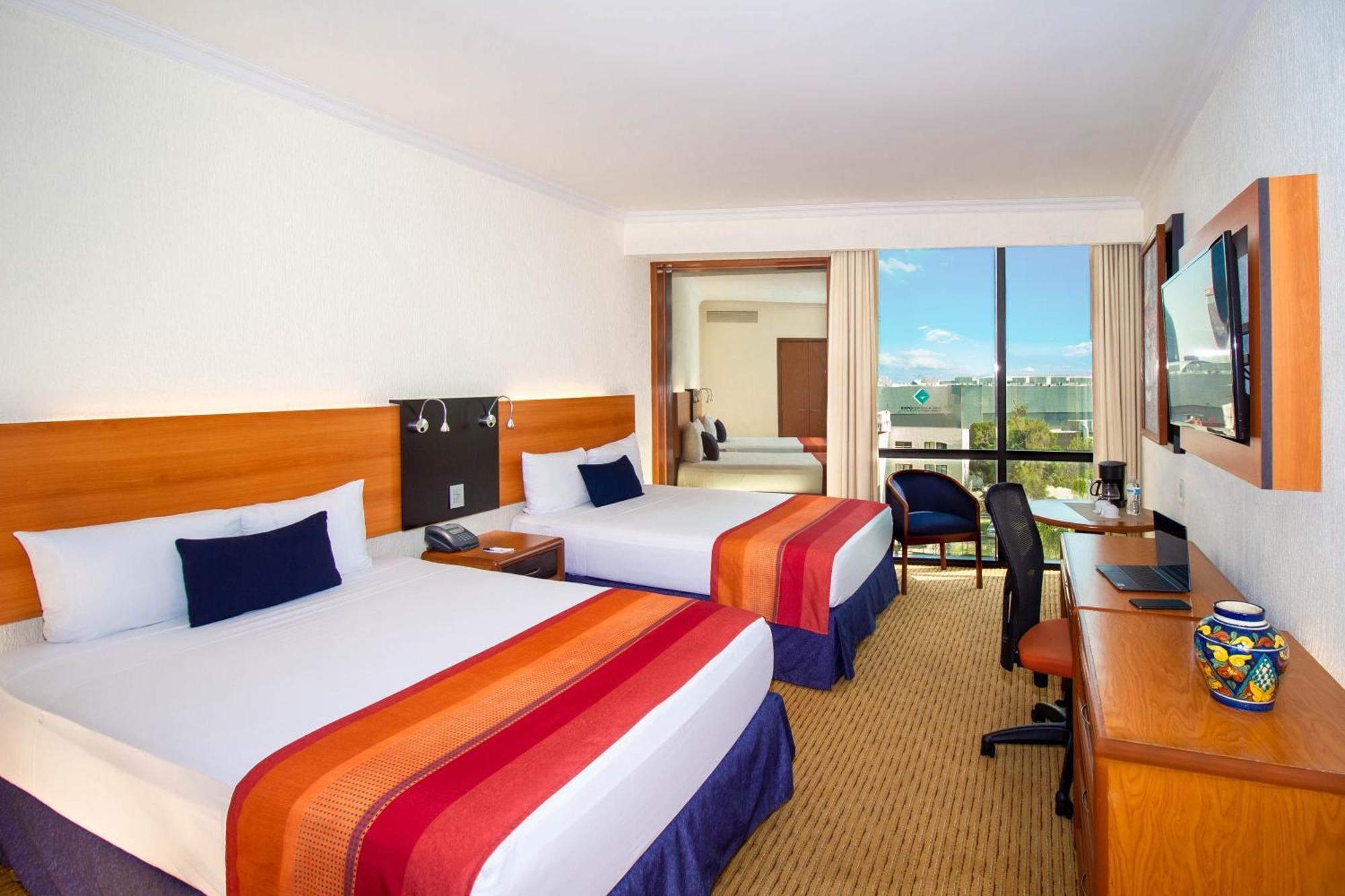 Hotel Guadalajara Plaza Expo Экстерьер фото